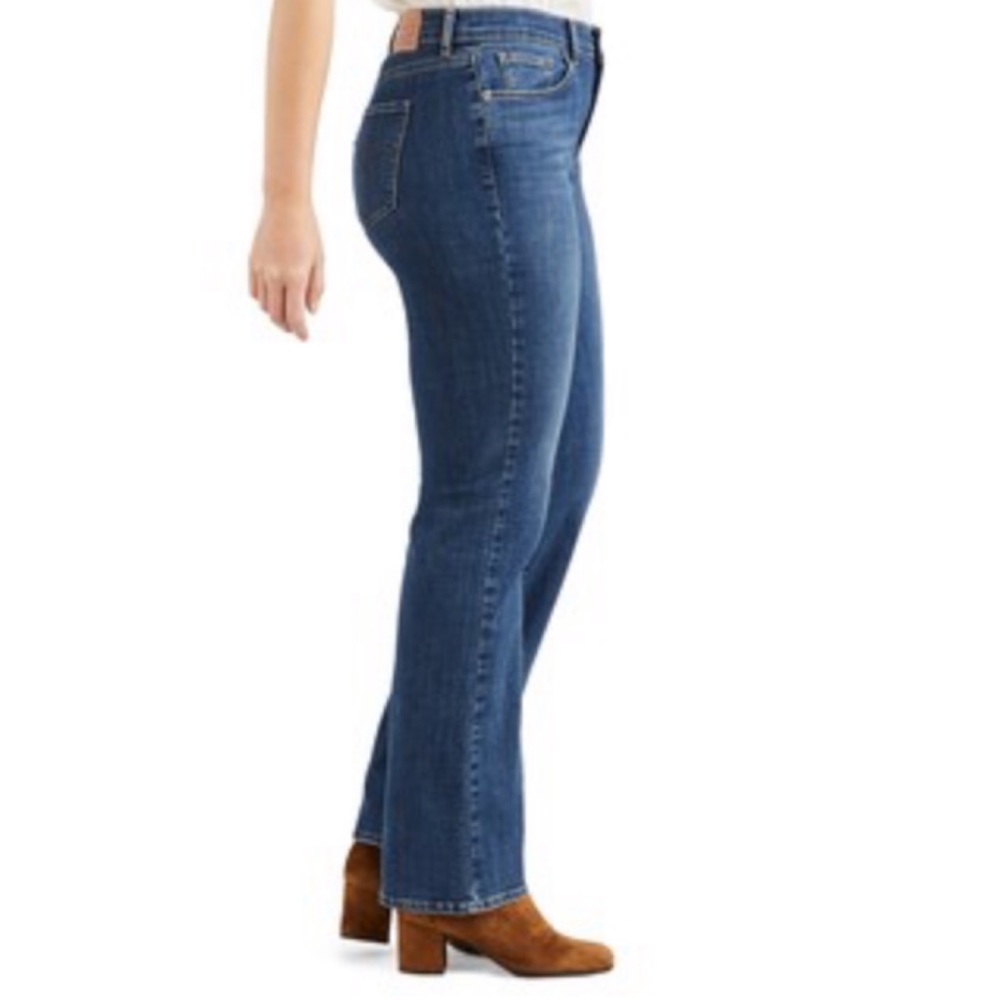 NWOT Levi’s Bootcut 515 Size 8